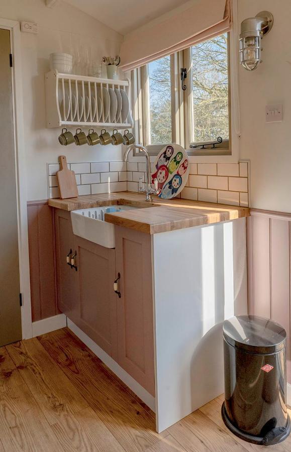 Old King William Shepherd Huts And Private Hot Tubs In North Norfolk Hunworth Buitenkant foto