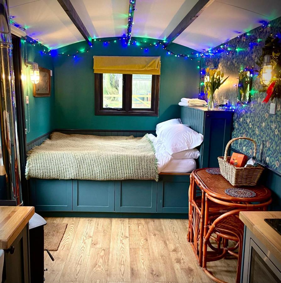 Old King William Shepherd Huts And Private Hot Tubs In North Norfolk Hunworth Buitenkant foto