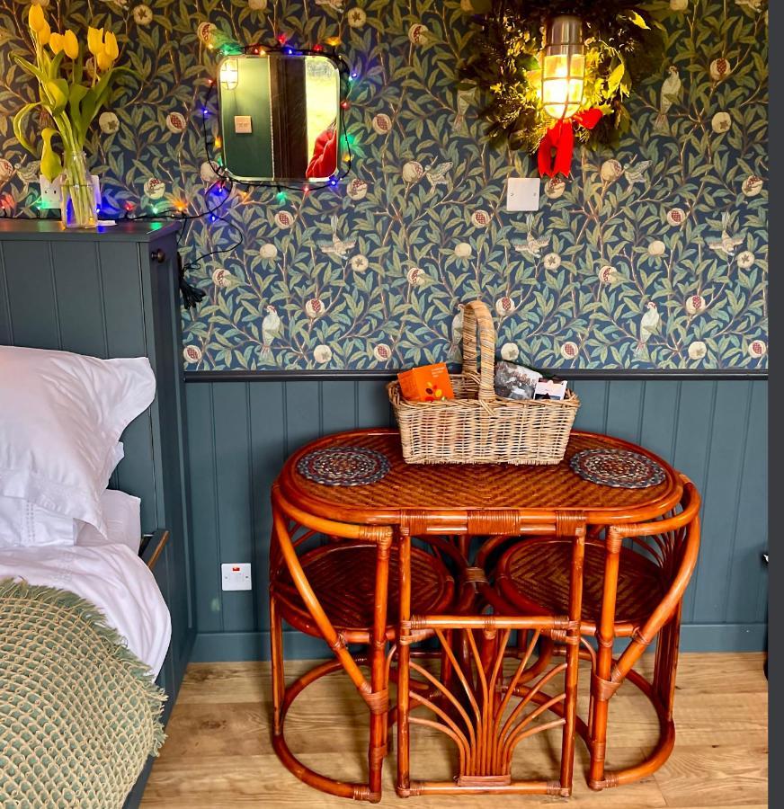 Old King William Shepherd Huts And Private Hot Tubs In North Norfolk Hunworth Buitenkant foto