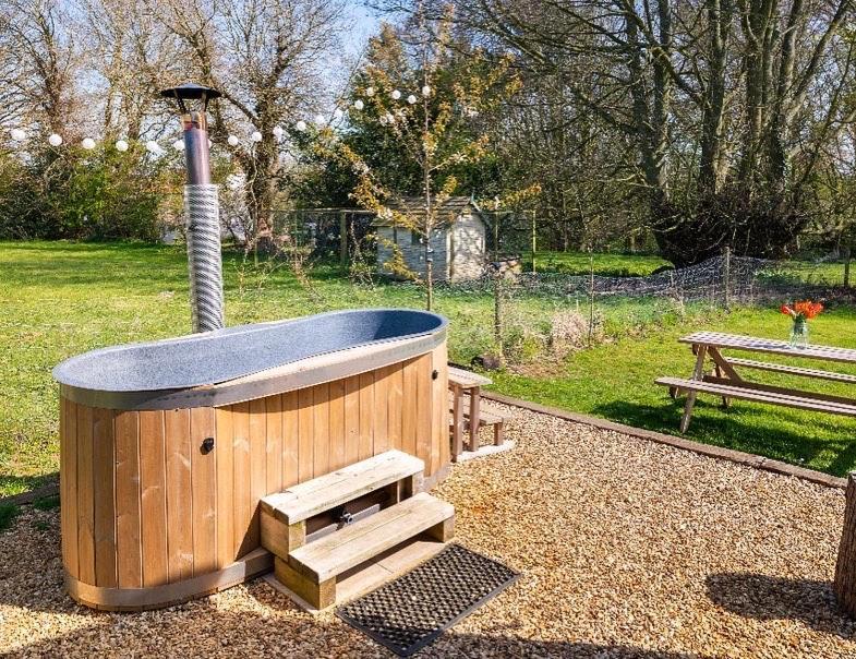 Old King William Shepherd Huts And Private Hot Tubs In North Norfolk Hunworth Buitenkant foto