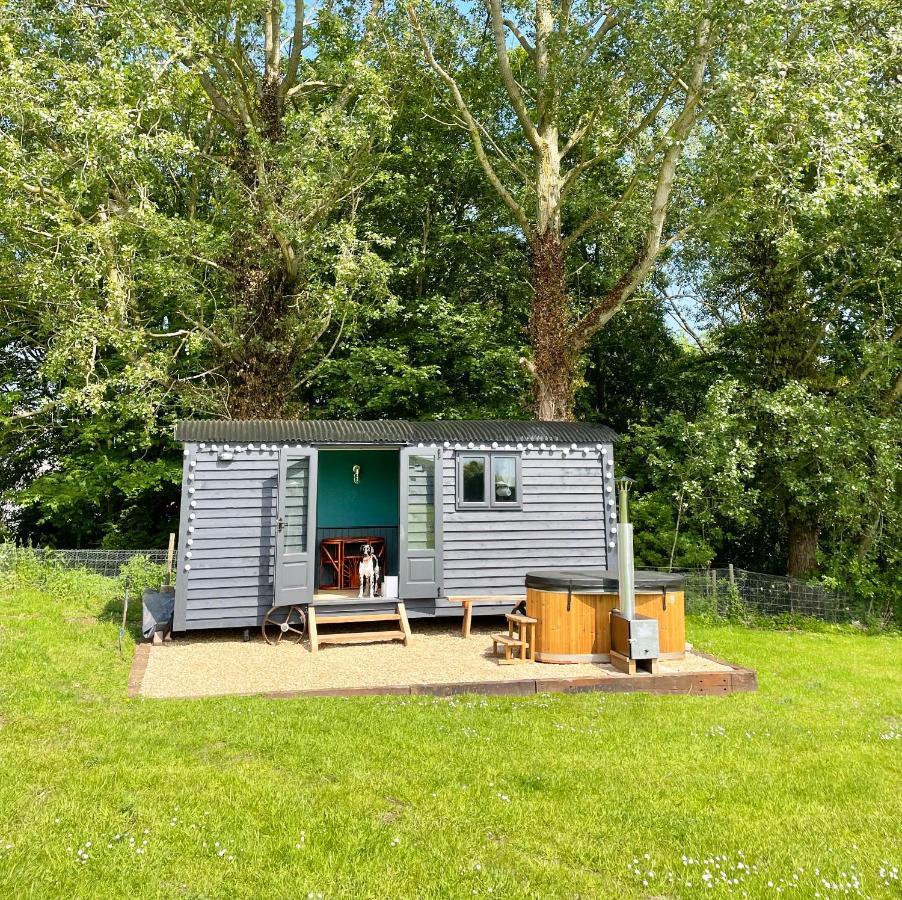 Old King William Shepherd Huts And Private Hot Tubs In North Norfolk Hunworth Buitenkant foto