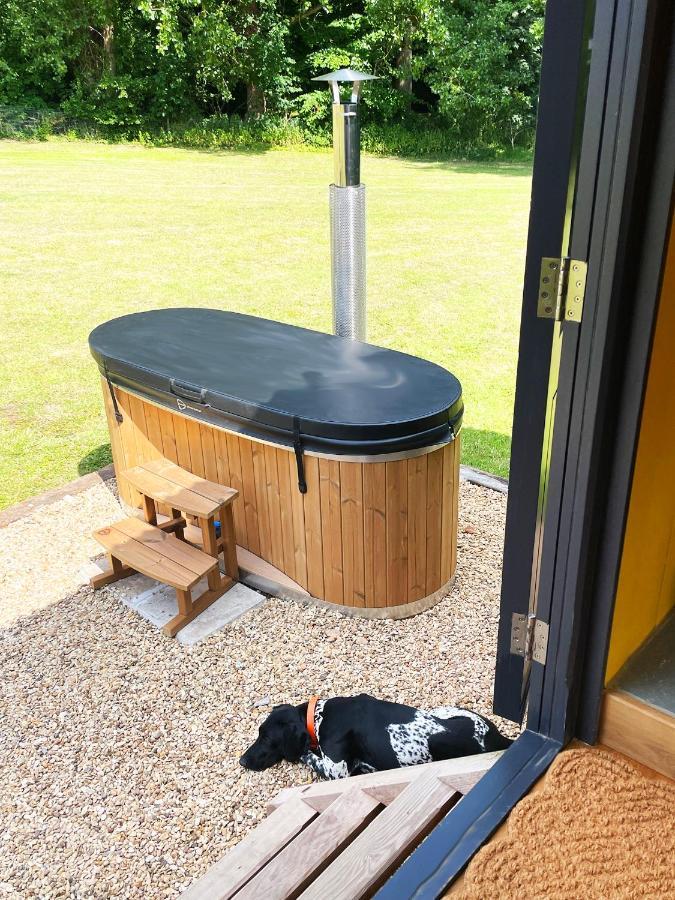 Old King William Shepherd Huts And Private Hot Tubs In North Norfolk Hunworth Buitenkant foto